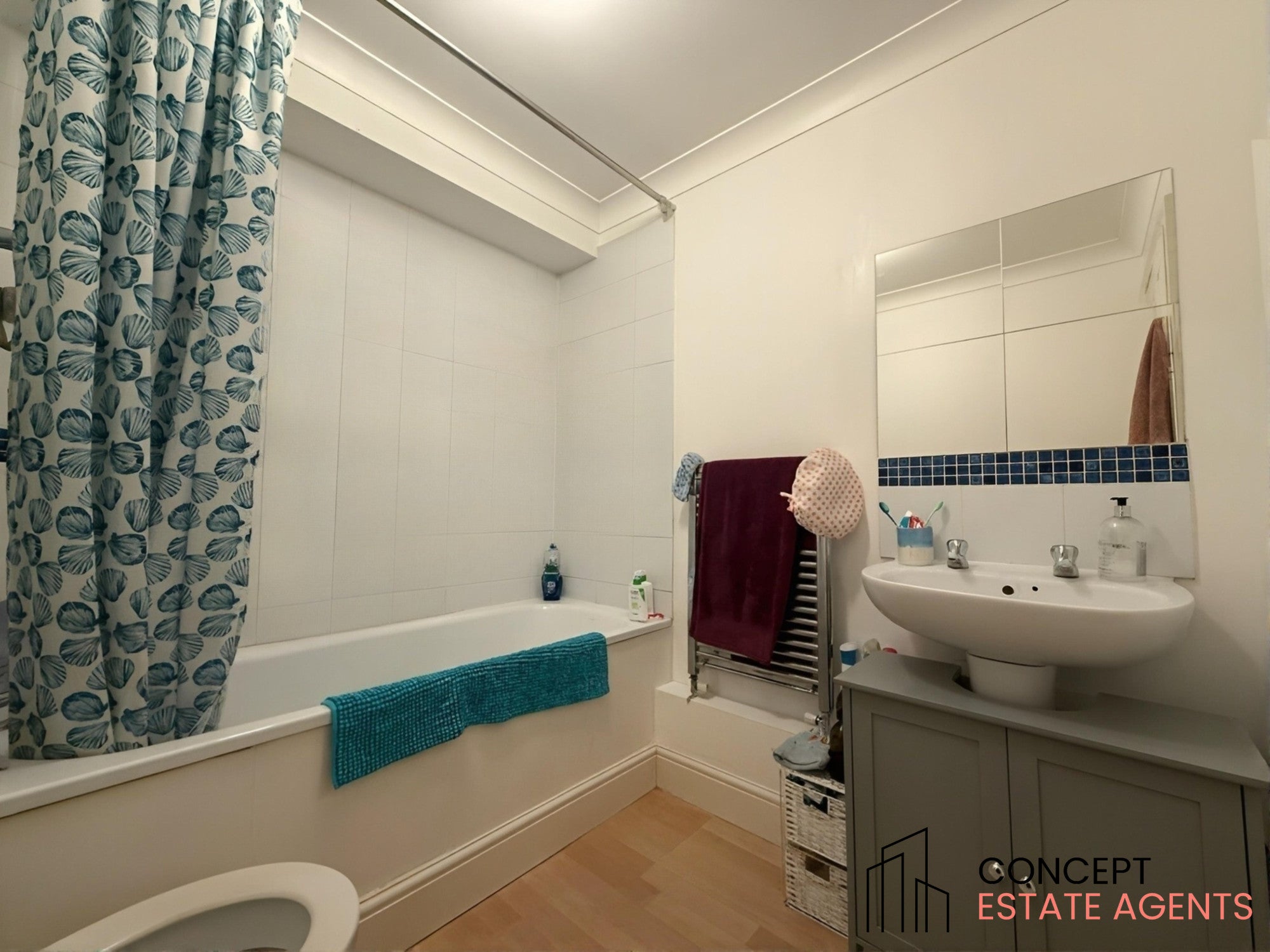 Flat Glenburnie Road in Greater London