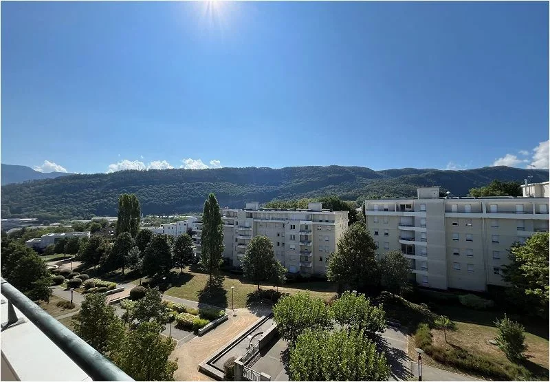 Flat Chemin du Plaisir in Quintal