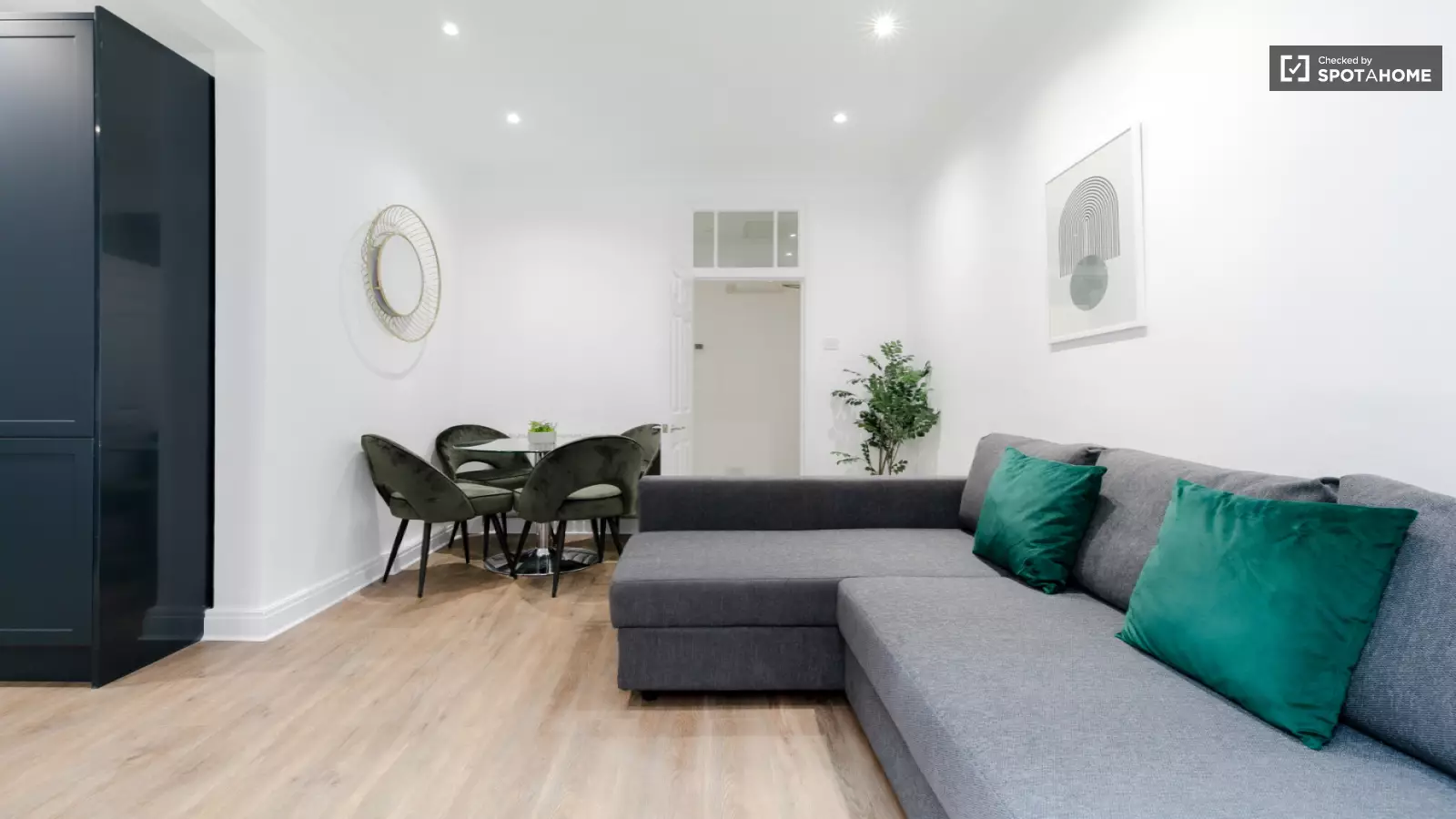 Flat Bourlet Close in City of Westminster