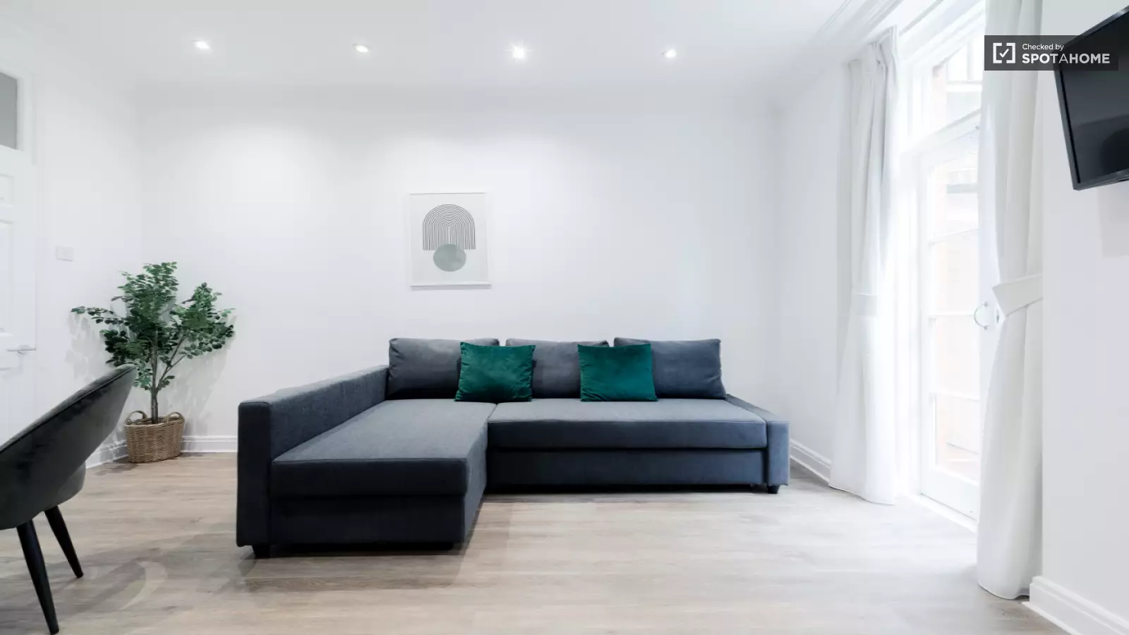 Flat Bourlet Close in City of Westminster