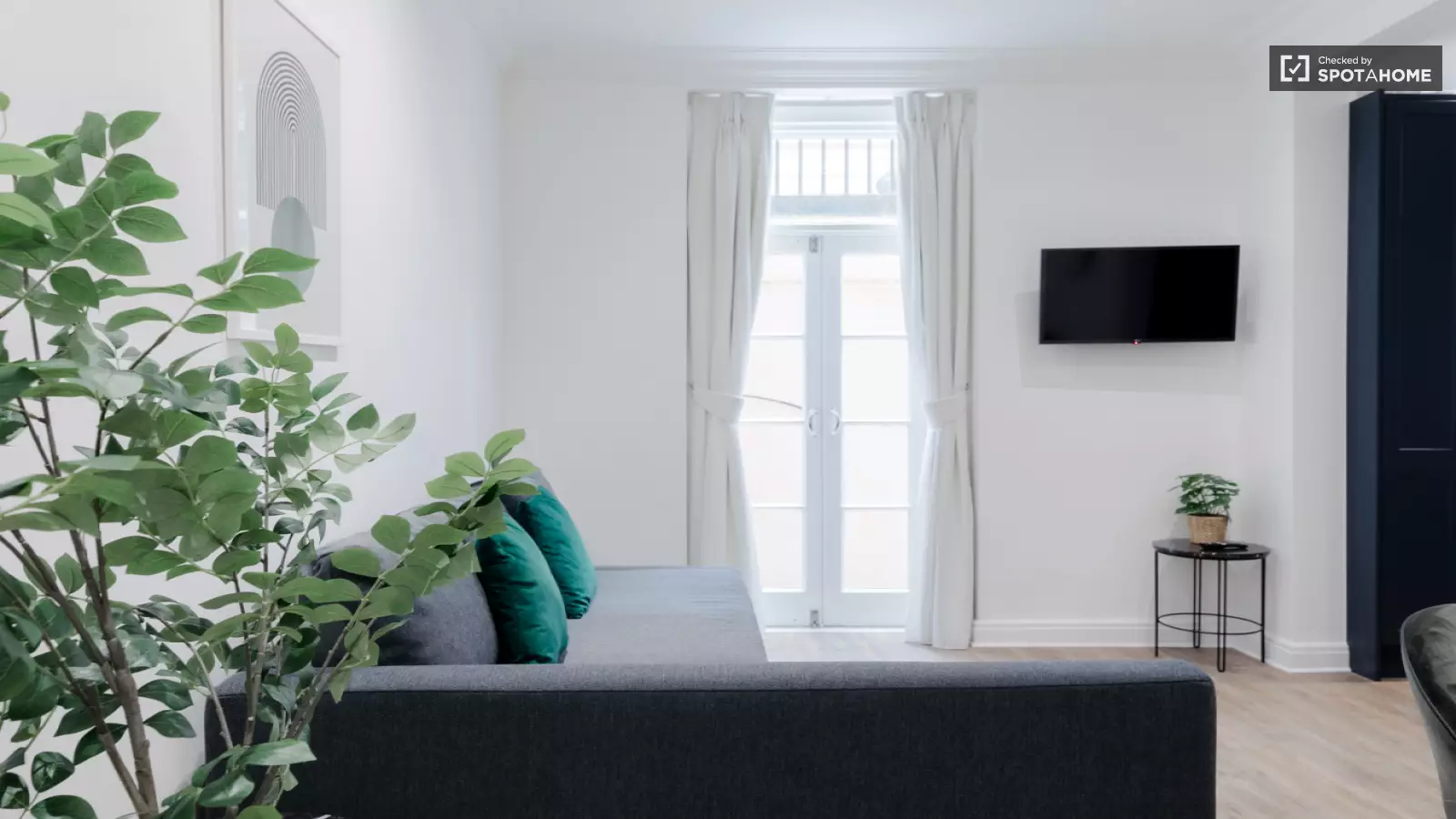 Flat Bourlet Close in City of Westminster