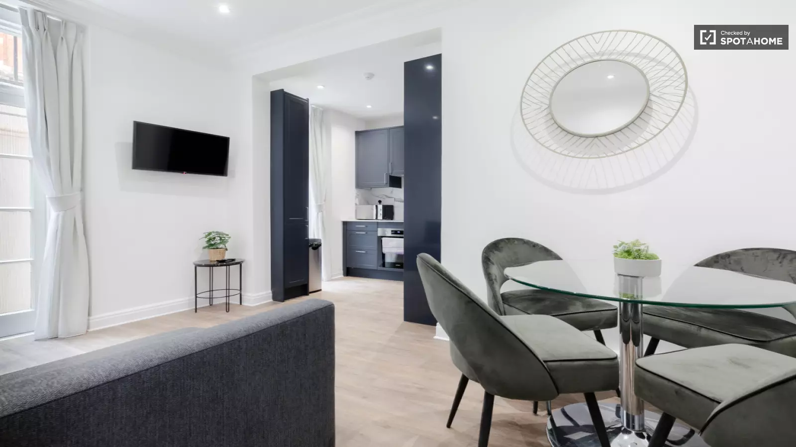 Flat Bourlet Close in City of Westminster