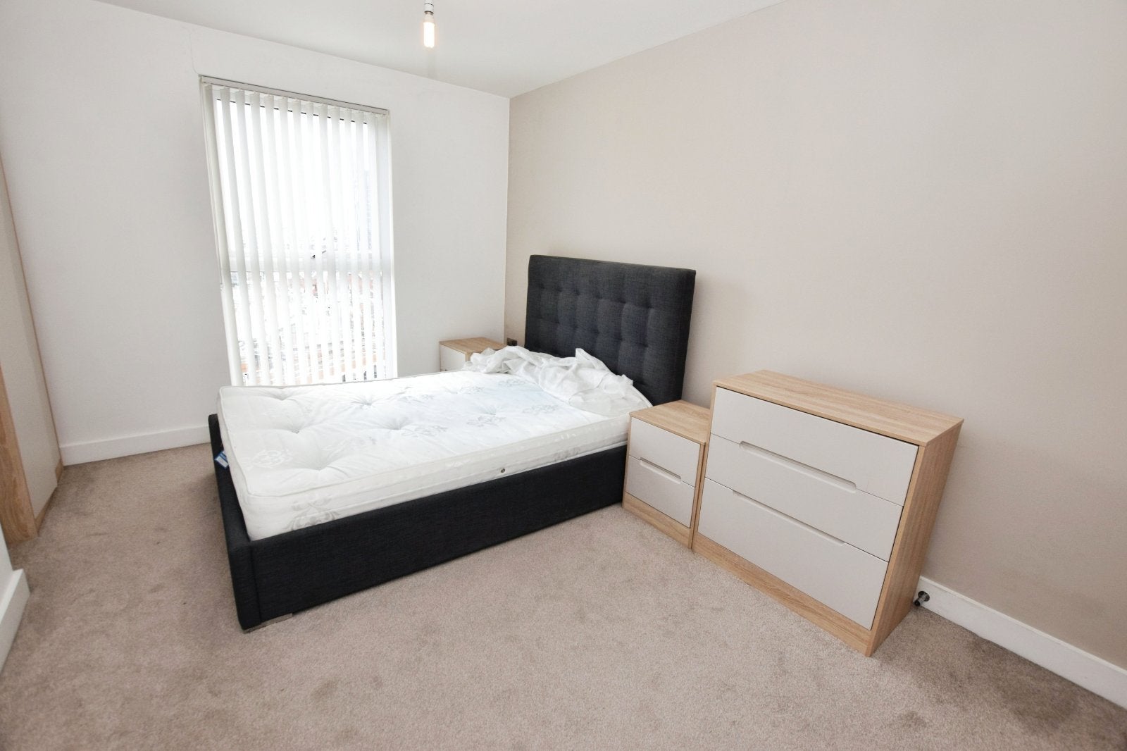 Flat Trinity Way in Salford
