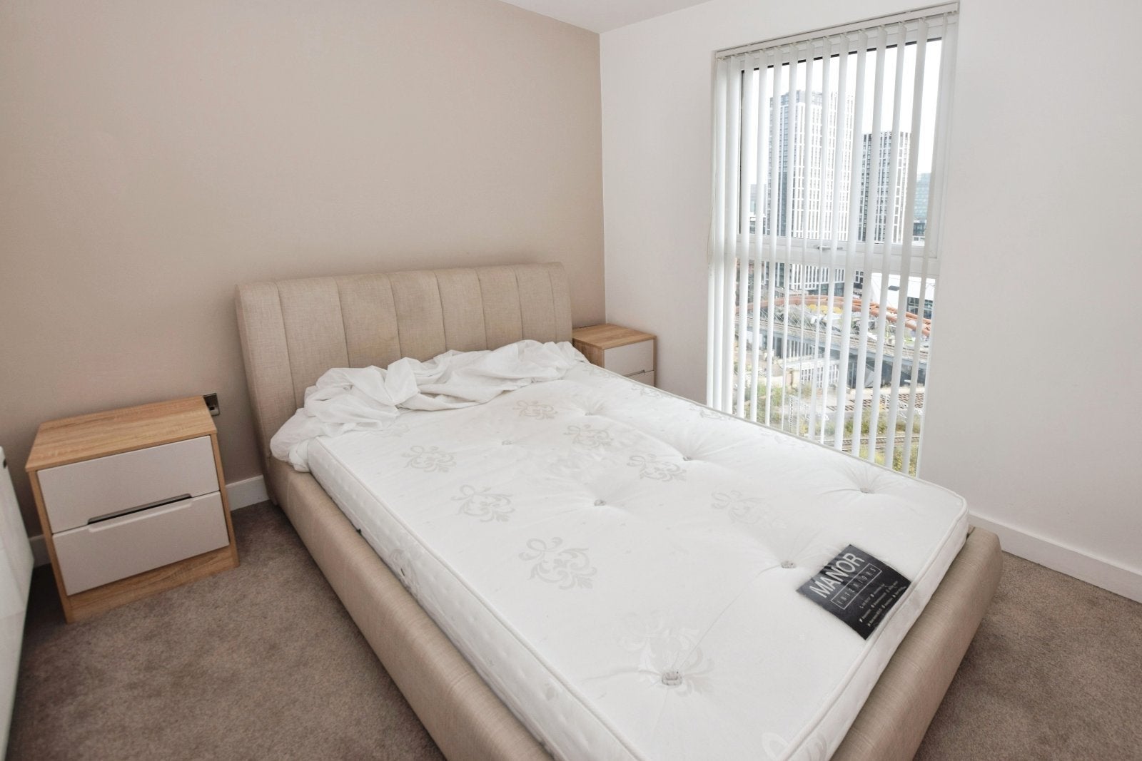 Flat Trinity Way in Salford
