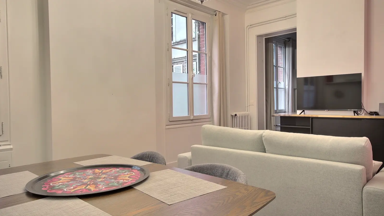 Flat Rue Claude-Rodier in Paris