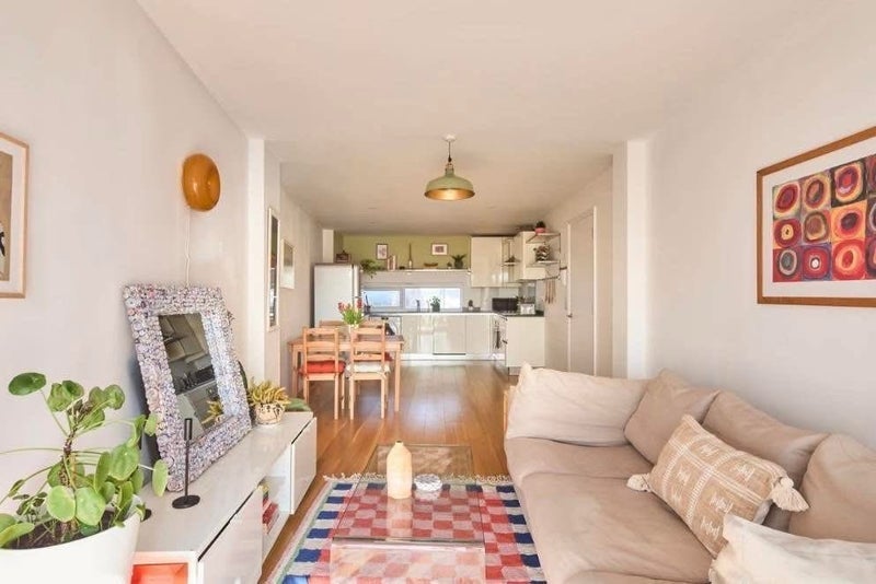Room Collent Street in Greater London
