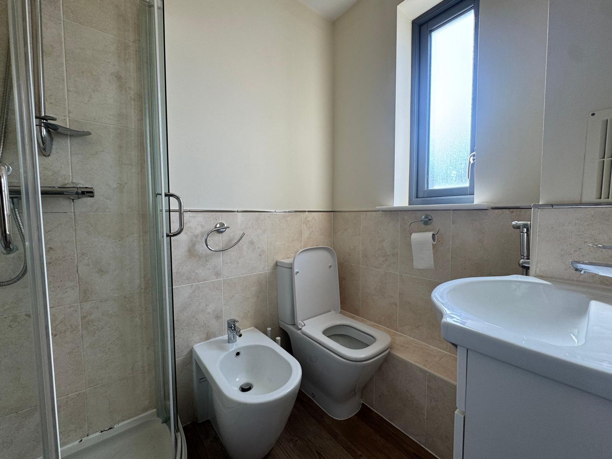 Room Jack Dimmer Close in Greater London