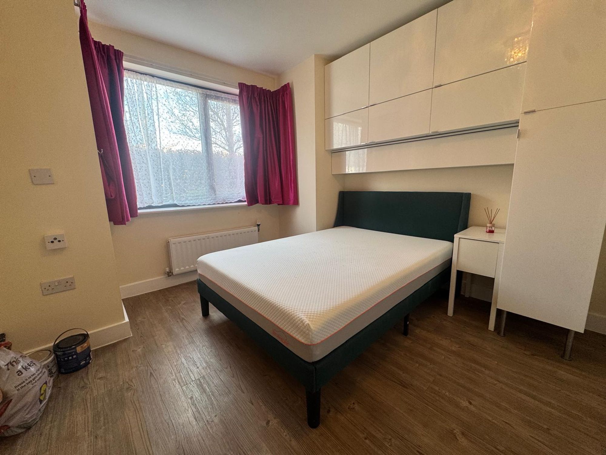Room Jack Dimmer Close in Greater London
