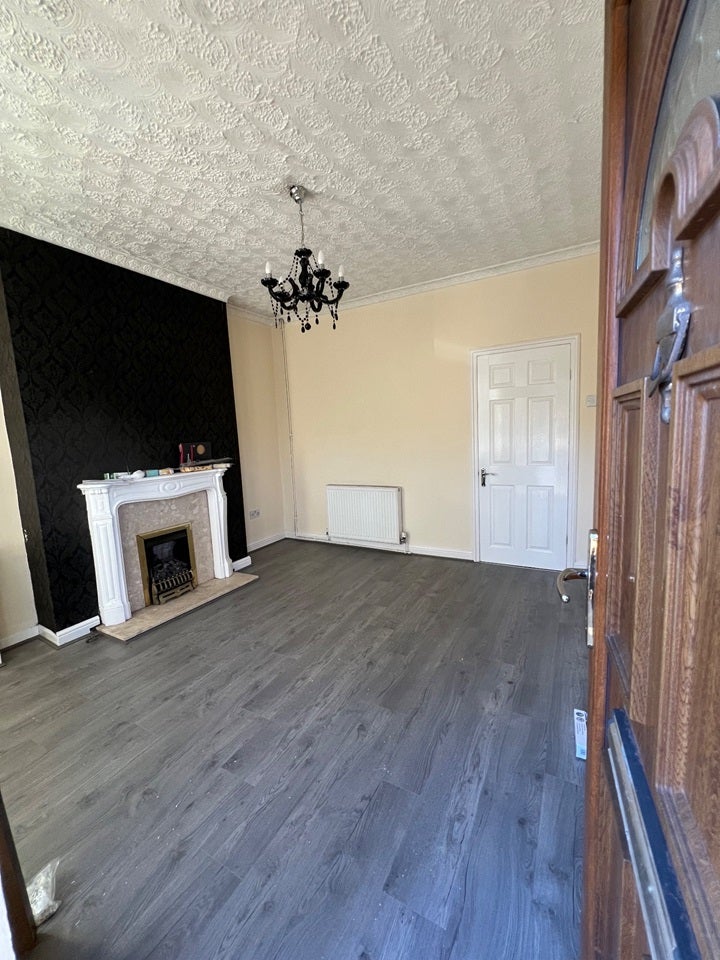 House Long Acres in Willenhall