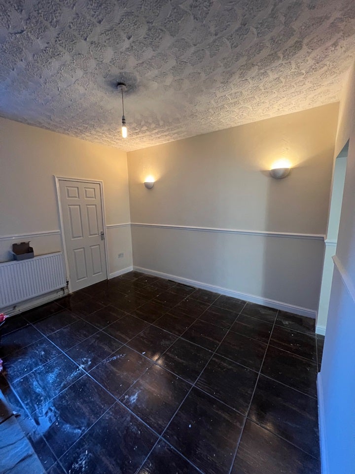 House Long Acres in Willenhall