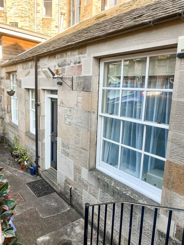 Flat Lynedoch Place Lane in City of Edinburgh