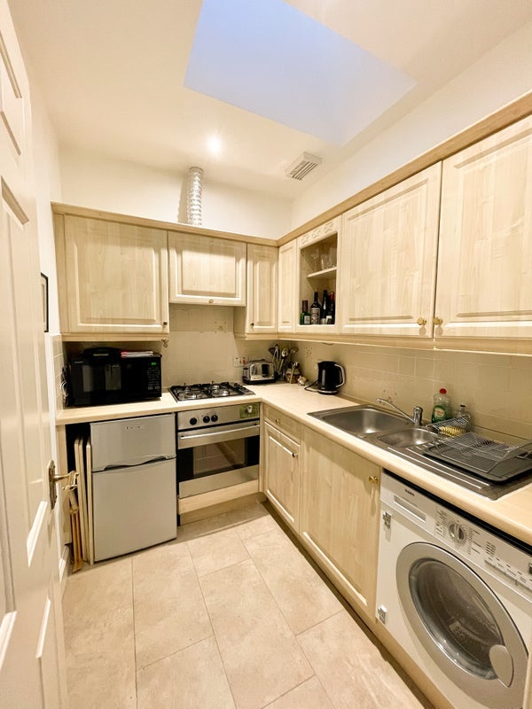 Flat Lynedoch Place Lane in City of Edinburgh