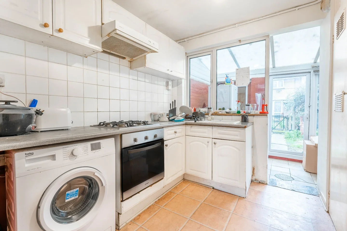 Room Dee Street in Greater London