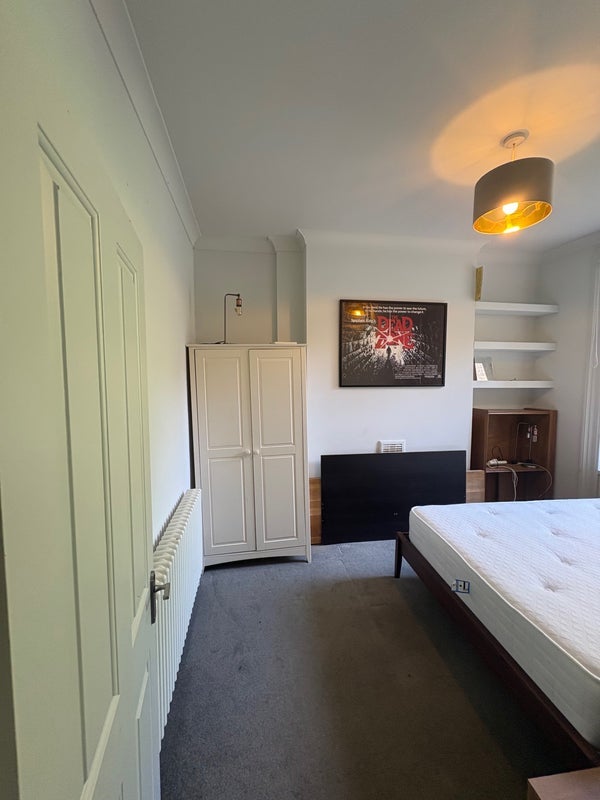 Room Eburne Road in Greater London