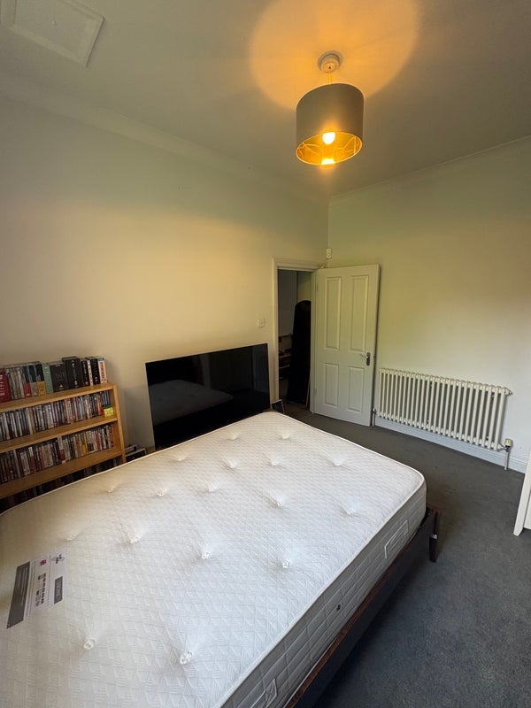 Room Eburne Road in Greater London