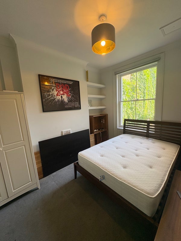 Room Eburne Road in Greater London