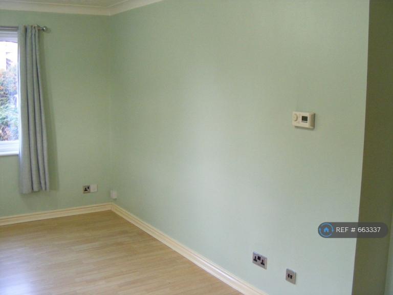 Flat Lister Close in Greater London