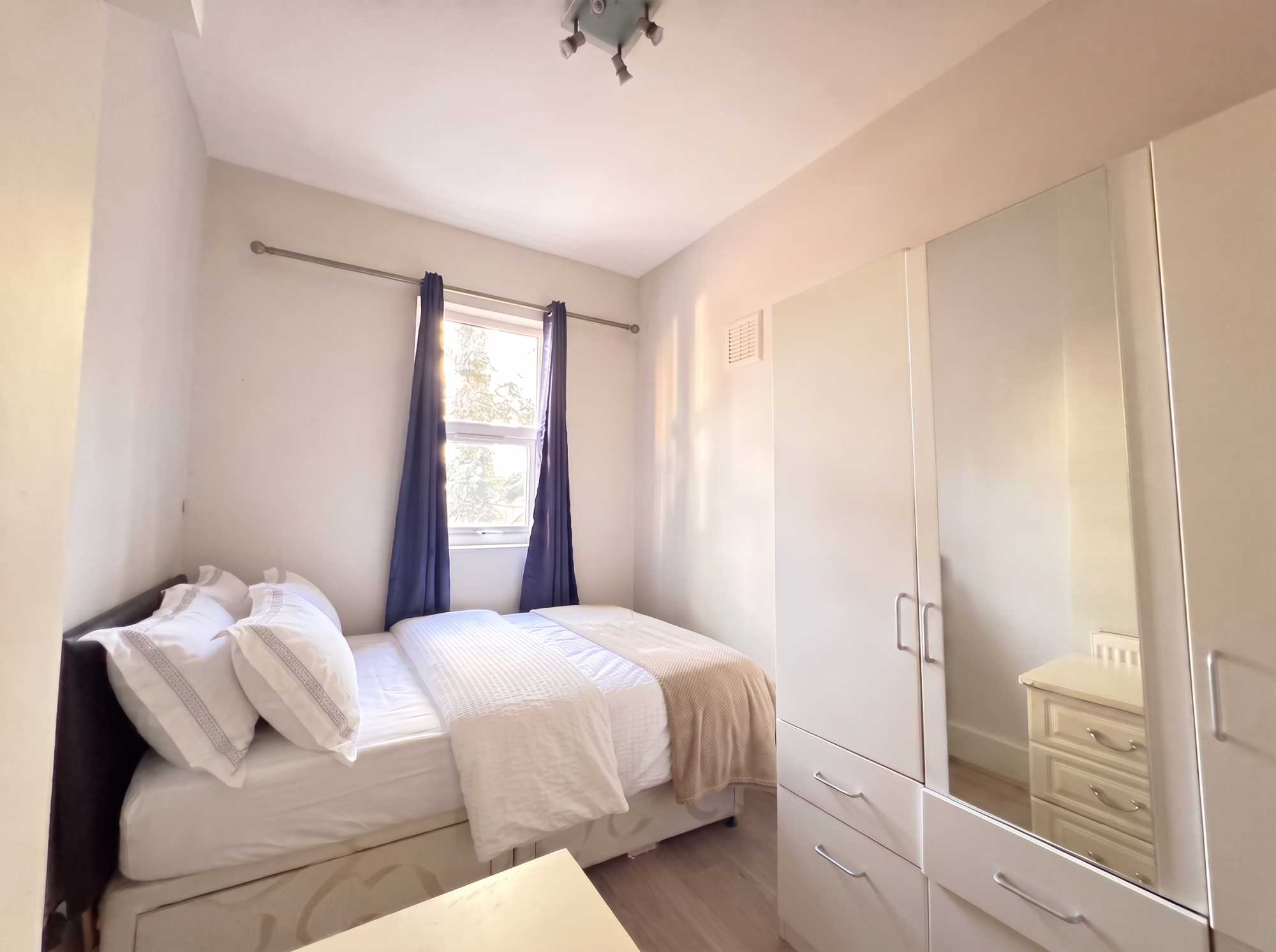 Flat Aldrington Road in Greater London