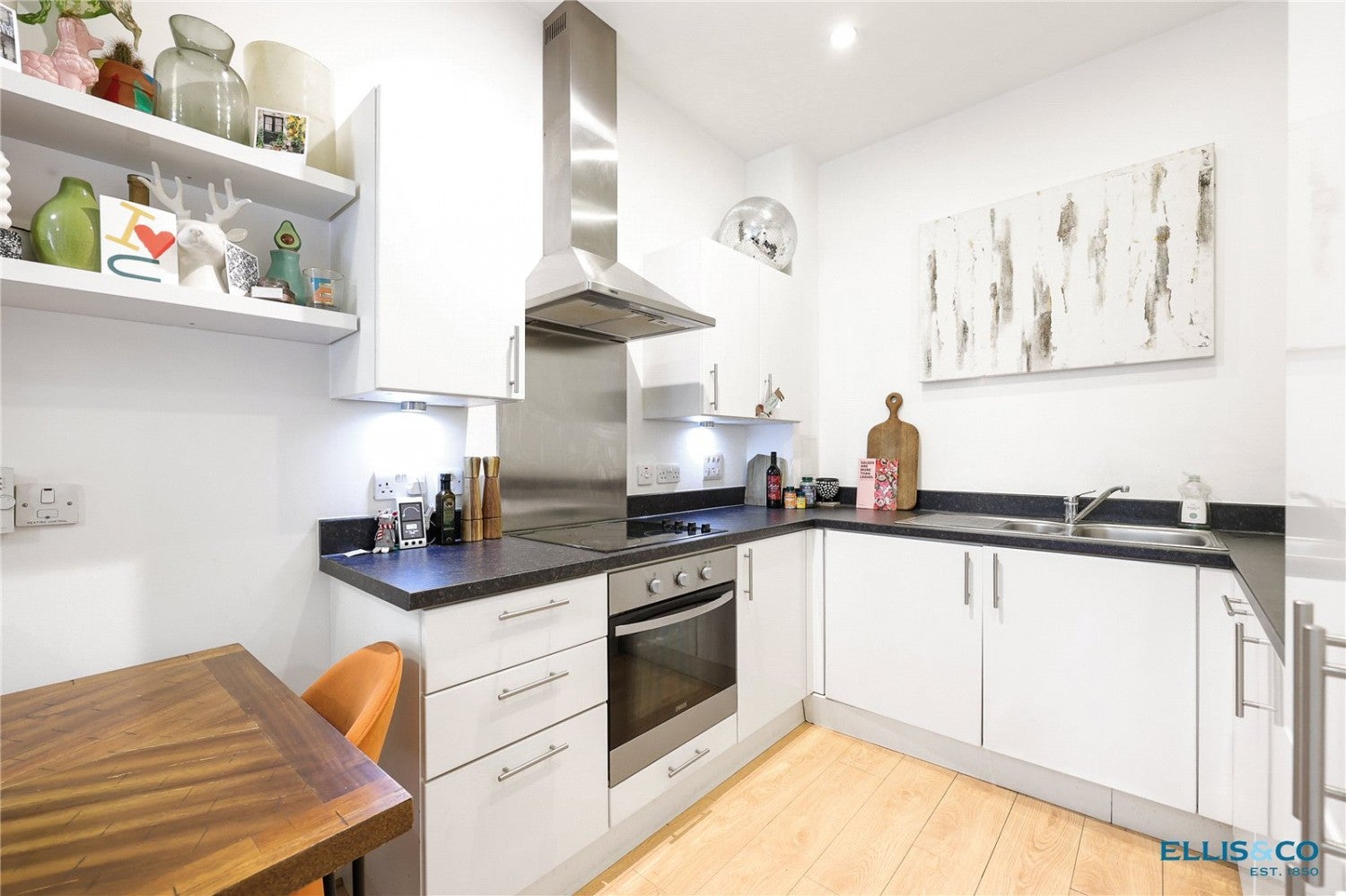 Flat Northwold Road in Greater London
