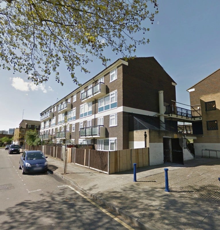 Flat Caxton Grove in Greater London
