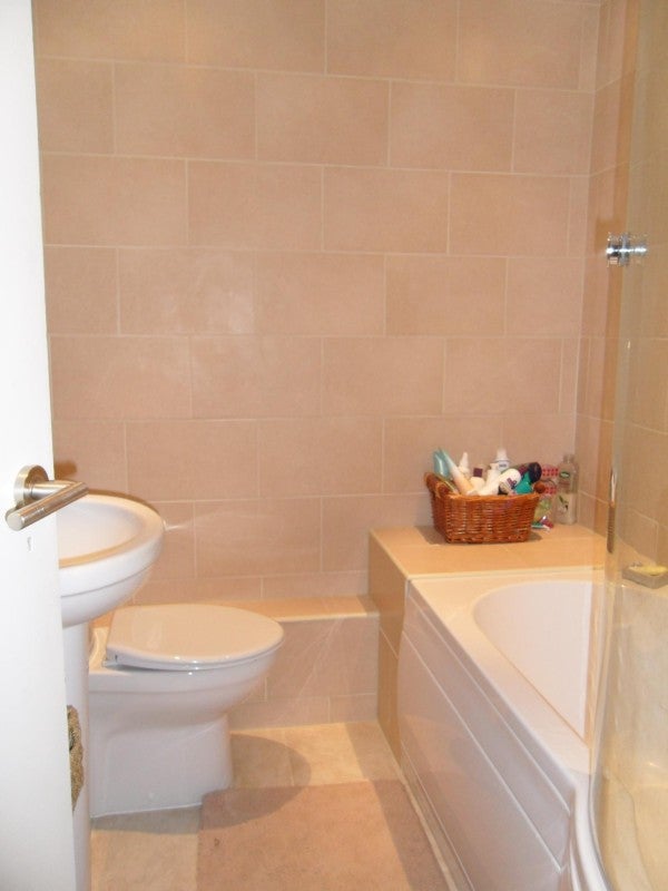 Flat Caxton Grove in Greater London