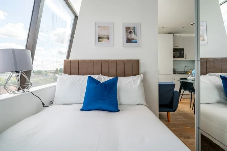 Flat Victoria Road in Greater London