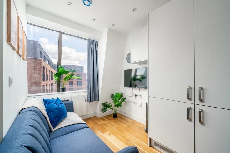 Flat Victoria Road in Greater London