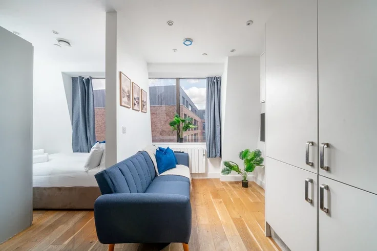 Flat Victoria Road in Greater London