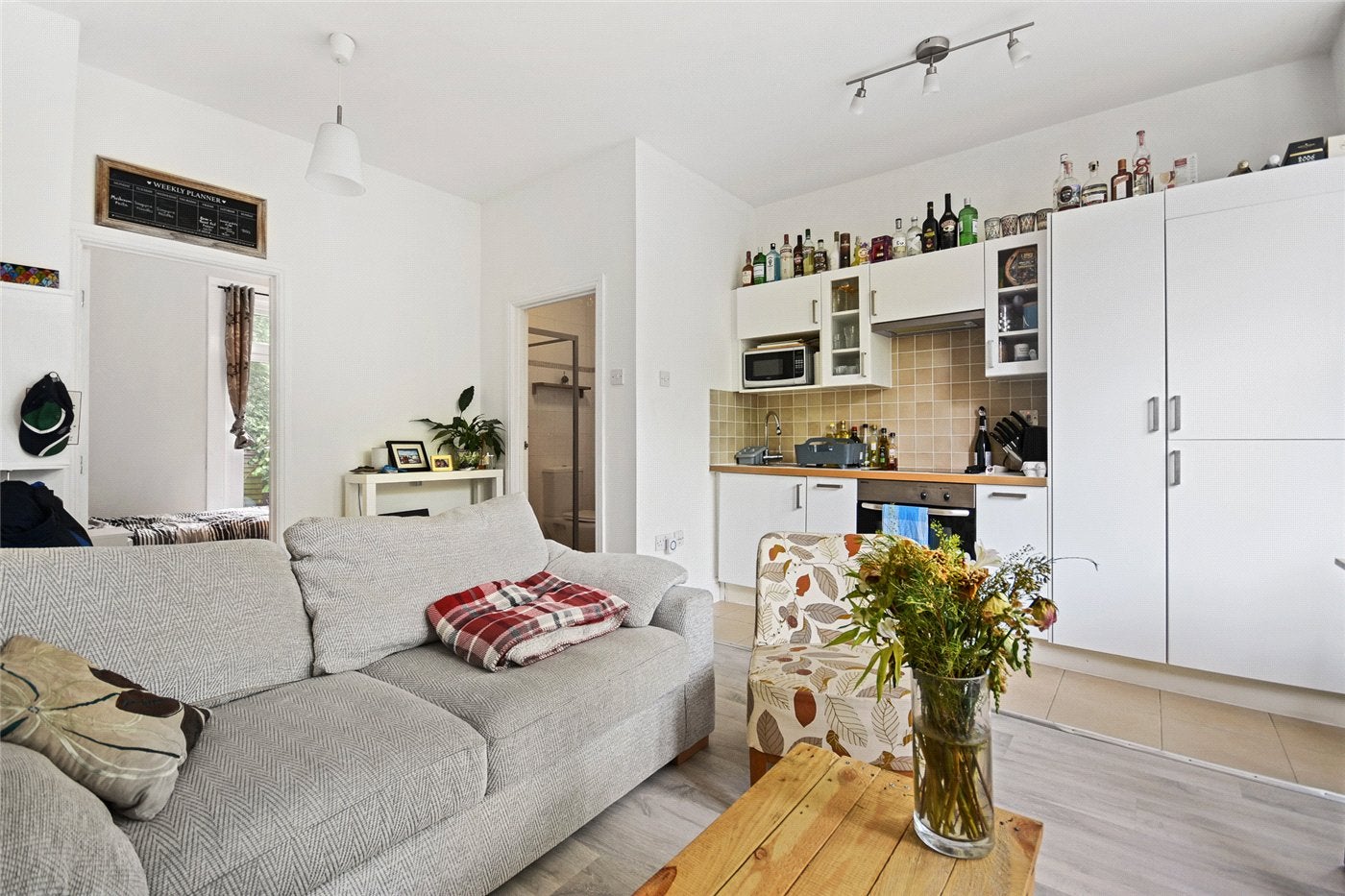 Flat Godolphin Road in Greater London