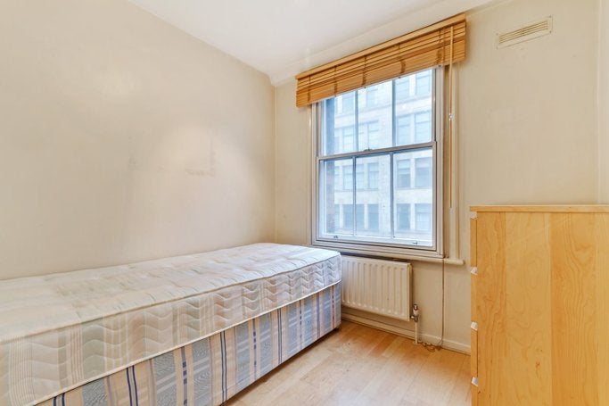 Flat Commercial Street in Greater London