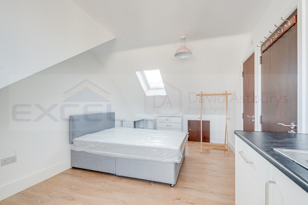 Flat Portnall Road in City of Westminster