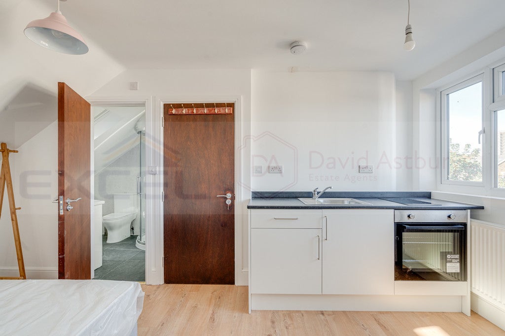 Flat Portnall Road in City of Westminster