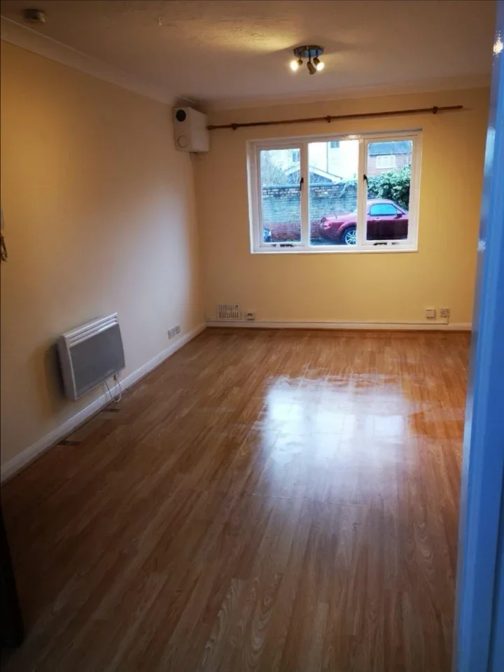 Flat Perrin Place in Chelmsford