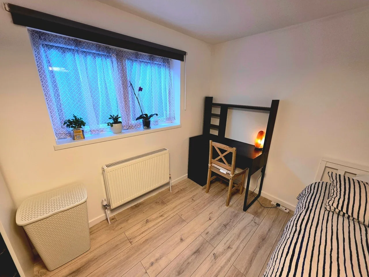 Room Swingate Lane in Greater London