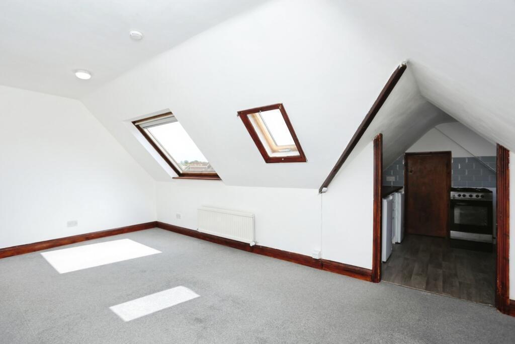 Flat Inchmery Road in Greater London