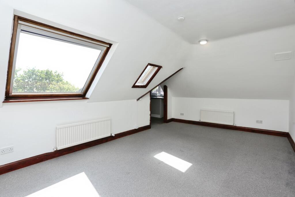 Flat Inchmery Road in Greater London