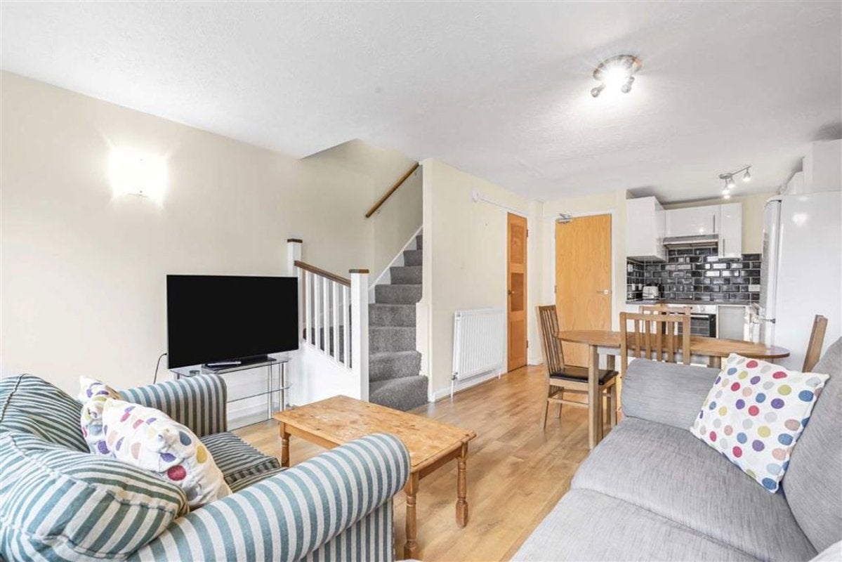 Flat Discovery Walk in Greater London