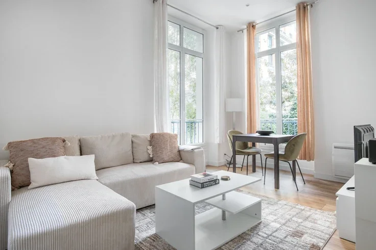 Appartement Rue La Boétie à Paris