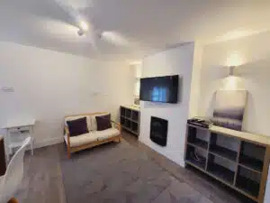Flat Selborne Gardens in Greater London