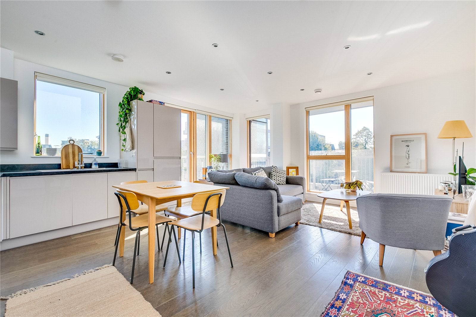 Flat Southampton Way in Greater London