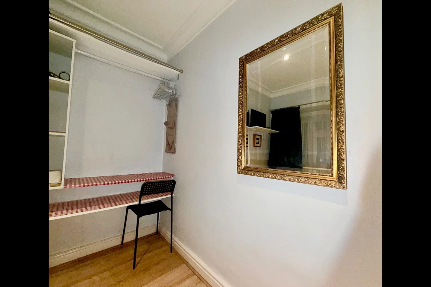 Room Bentley Drive in Greater London