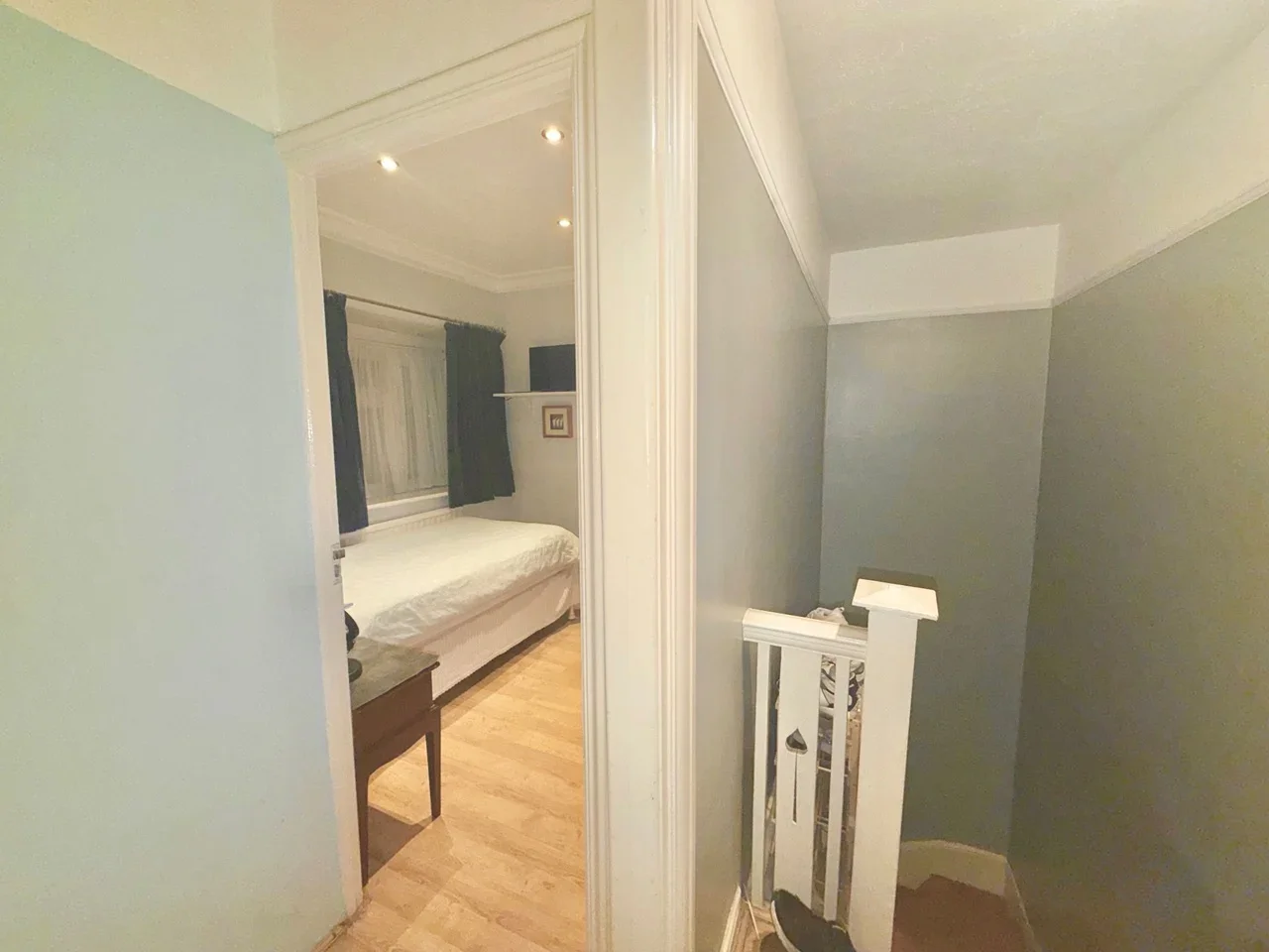 Room Bentley Drive in Greater London