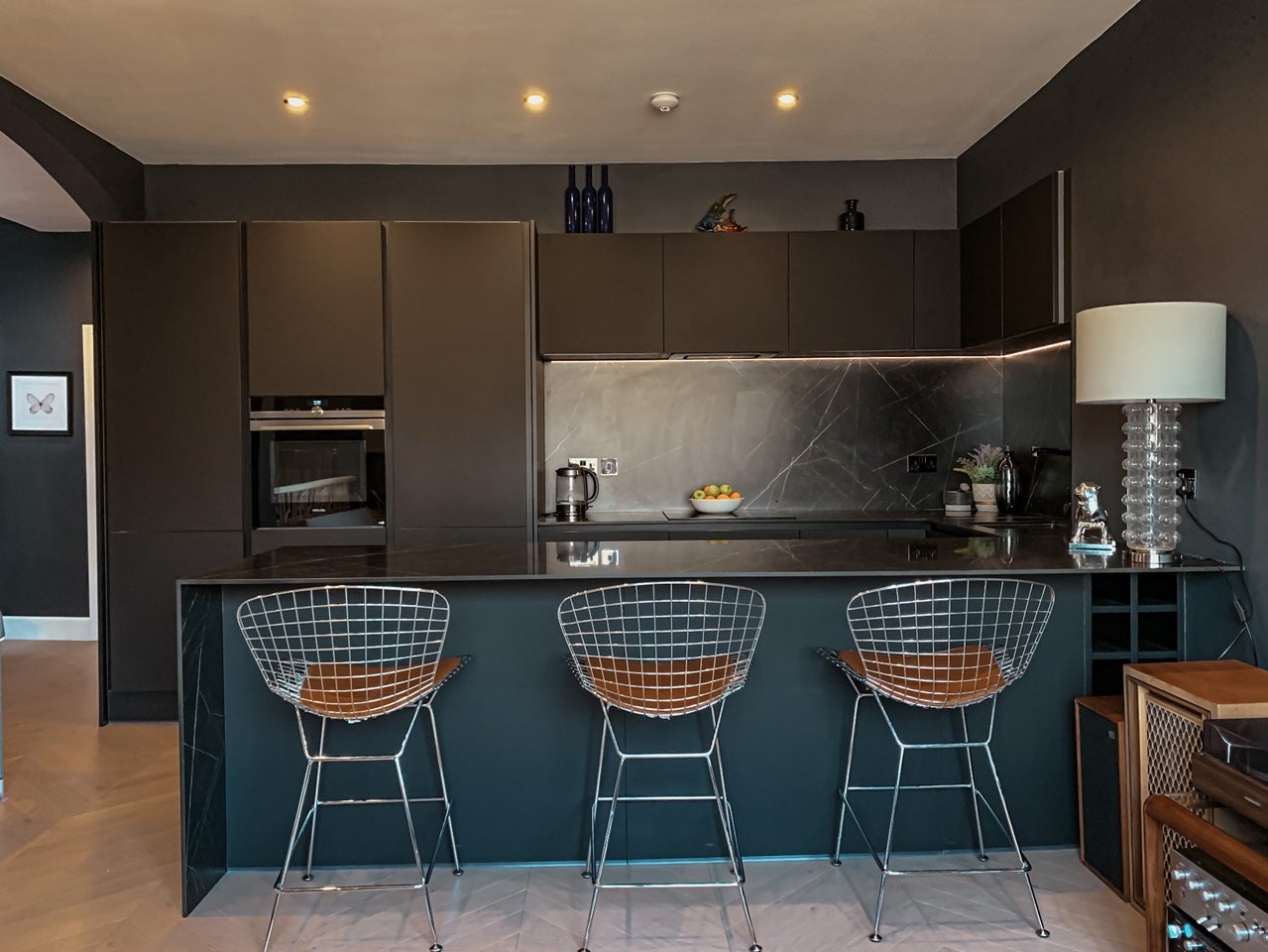Flat Holland Road in Greater London