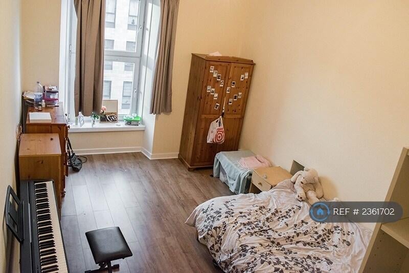 Room Argyle Street in Glasgow