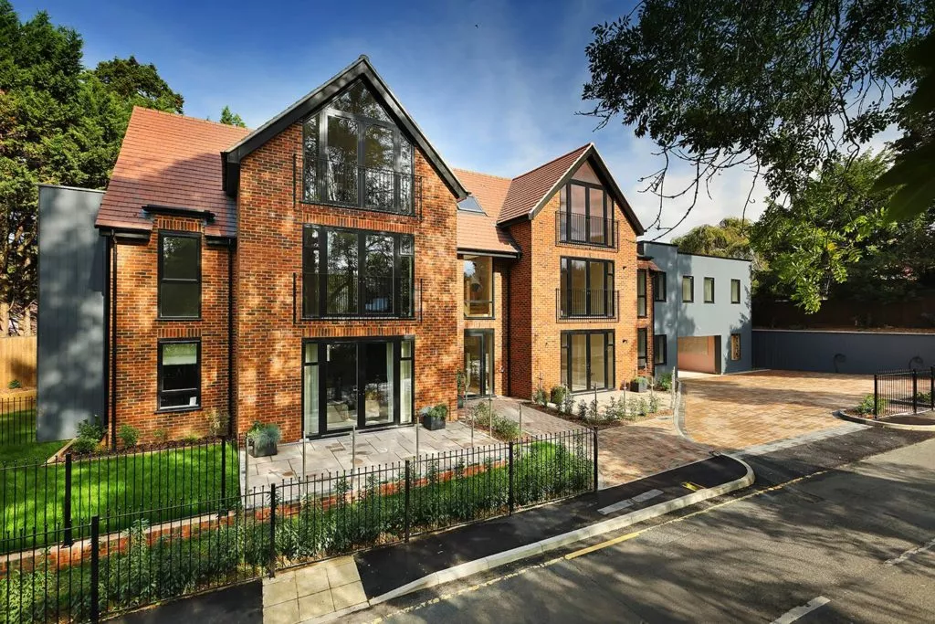 Flat Parker's Hill in Mole Valley