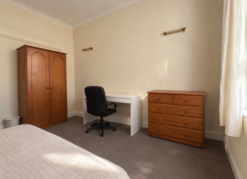 Room Kenilworth Road in Greater London