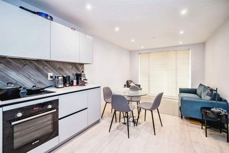 Flat Rockley Crescent in Barnsley