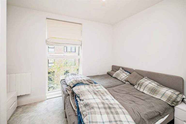 Flat Rockley Crescent in Barnsley