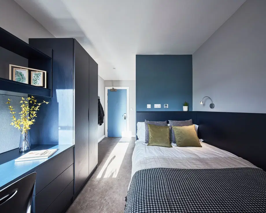 Room Station Approach in Brighton