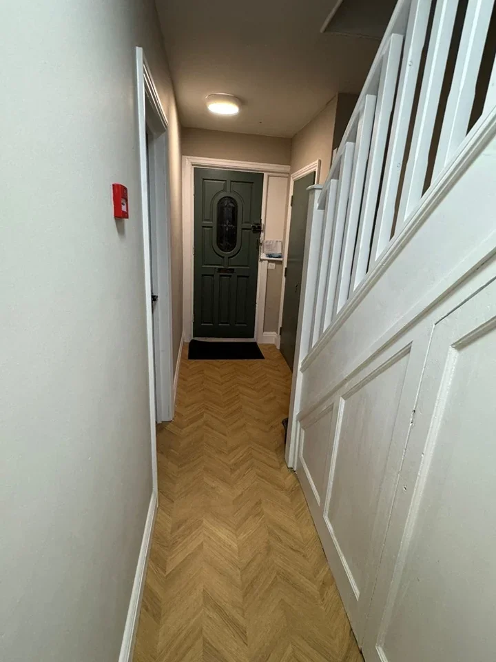 Room Stafford Road in Greater London